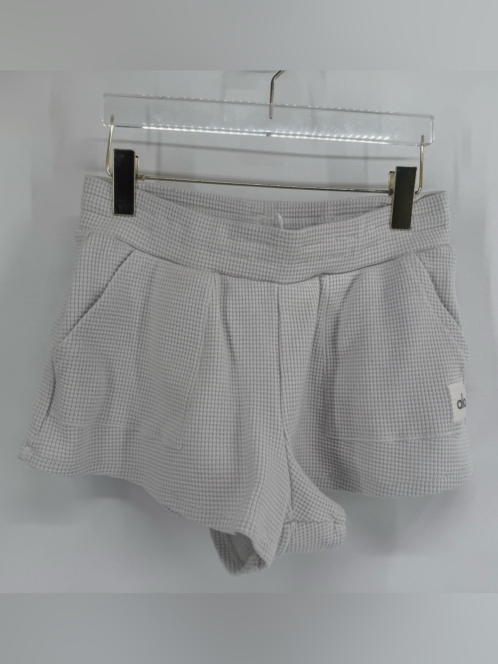 ALO yoga white waffle know shorts size small